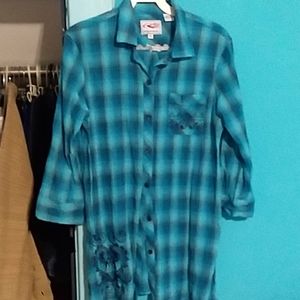 Womens Roper button down shirt medium